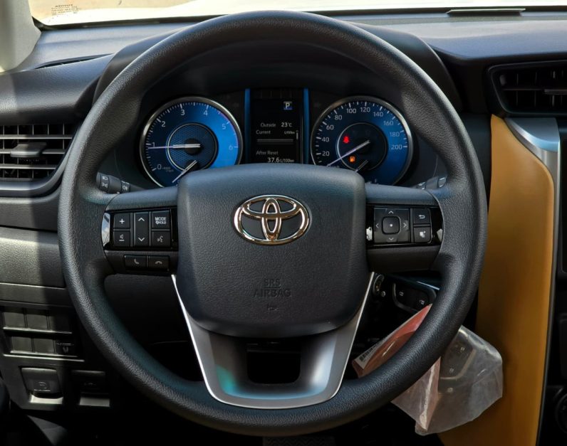 TOYOTA FORTUNER 2.4 DIESEL – STANDARD OPTIONS – 2025 MODEL – WHITE INSIDE BROWN – GCC SPECS