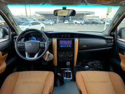 
										TOYOTA FORTUNER 2.4 DIESEL – STANDARD OPTIONS – 2025 MODEL – WHITE INSIDE BROWN – GCC SPECS full									