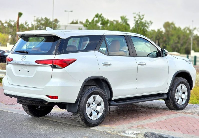 TOYOTA FORTUNER 2.4 DIESEL – STANDARD OPTIONS – 2025 MODEL – WHITE INSIDE BROWN – GCC SPECS