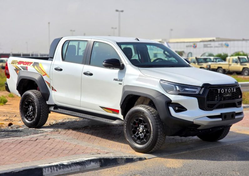 TOYOTA HILUX GR -S PETROL 4.0 – DIGITAL MIRROR – FULL OPTIONS – 2025 MODEL – WHITE INSIDE BLACK – GCC SPECS