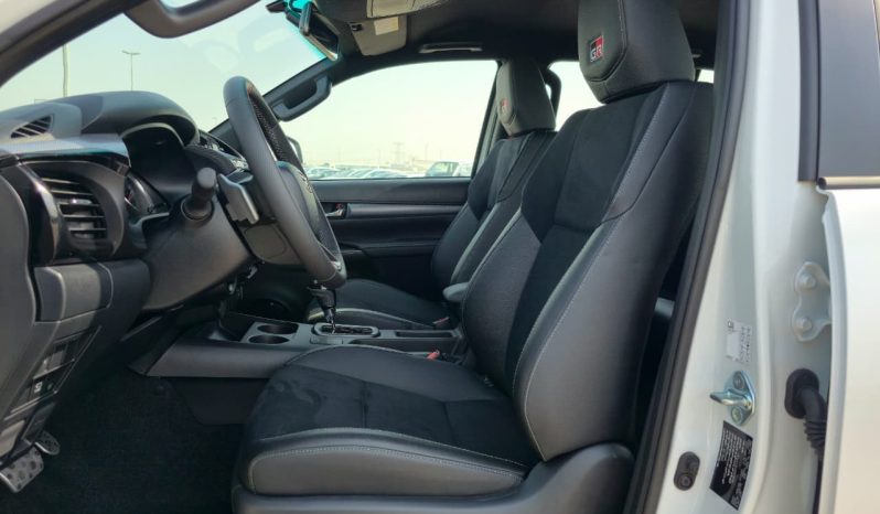 
								TOYOTA HILUX GR -S PETROL 4.0 – DIGITAL MIRROR – FULL OPTIONS – 2025 MODEL – WHITE INSIDE BLACK – GCC SPECS full									