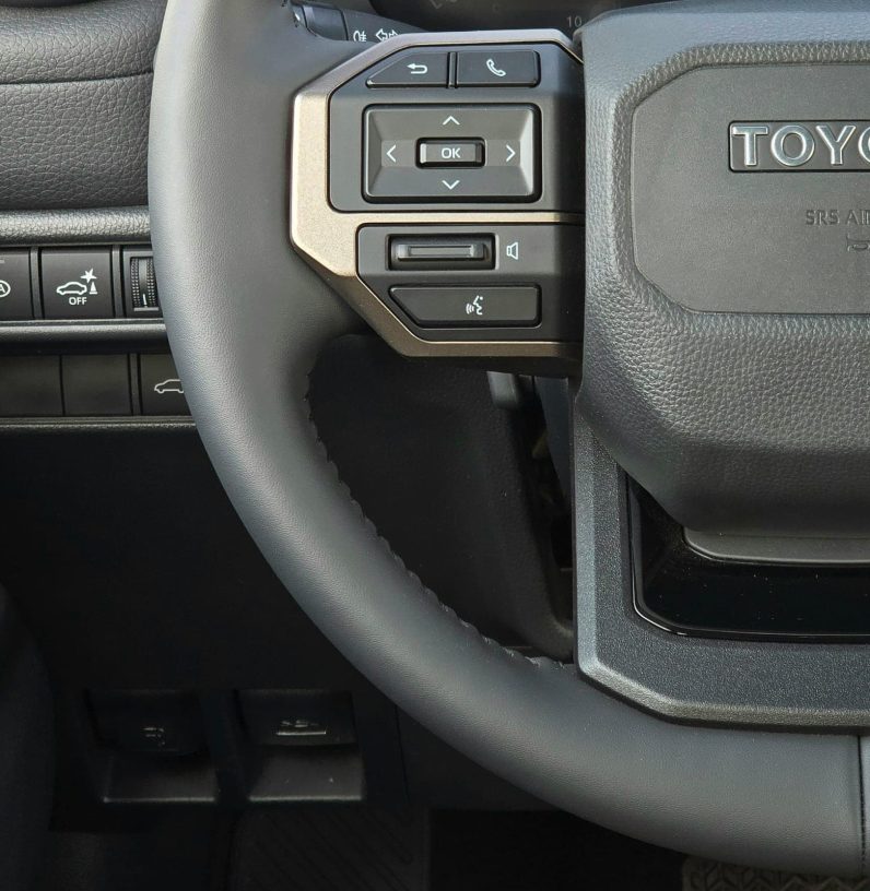 TOYOTA PRADO 2.4T PETROL – ADVENTURE HIGH PACKAGE – MEMORY SEATS – RADAR – HUD – 2025 MODEL – BLUE INSIDE BROWN