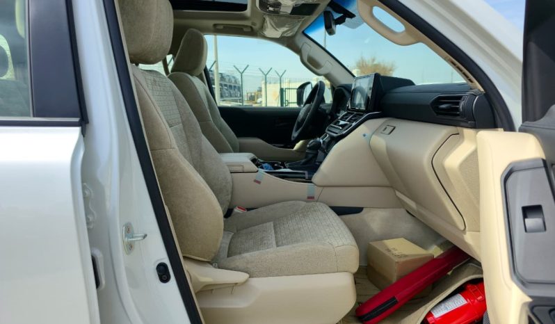 
								TOYOTA LC300 4.0L PETROL – GXR MID – SUNROOF – 18” A/W – 2025 MODEL – WHITE INSIDE BEIGE full									