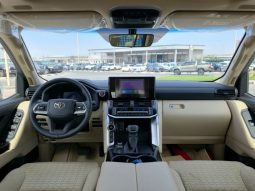 
										TOYOTA LC300 4.0L PETROL – GXR MID – SUNROOF – 18” A/W – 2025 MODEL – WHITE INSIDE BEIGE full									