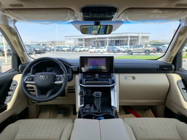 TOYOTA LC300 4.0L PETROL – GXR MID – SUNROOF – 18” A/W – 2025 MODEL – WHITE INSIDE BEIGE