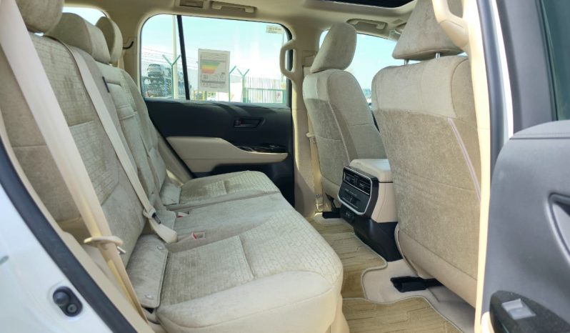 
								TOYOTA LC300 4.0L PETROL – GXR MID – SUNROOF – 18” A/W – 2025 MODEL – WHITE INSIDE BEIGE full									
