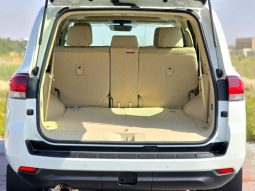 
										TOYOTA LC300 4.0L PETROL – GXR MID – SUNROOF – 18” A/W – 2025 MODEL – WHITE INSIDE BEIGE full									