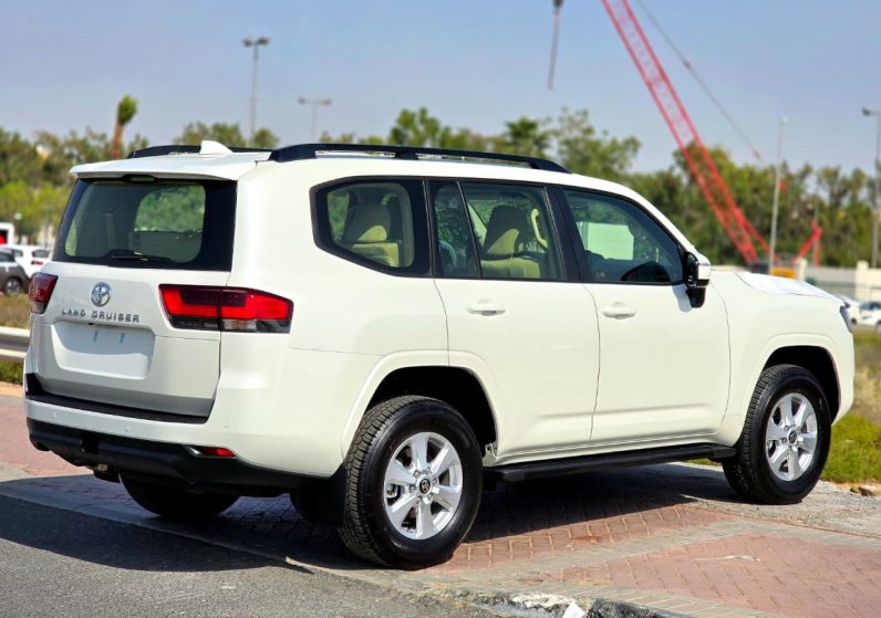 TOYOTA LC300 4.0L PETROL – GXR MID – SUNROOF – 18” A/W – 2025 MODEL – WHITE INSIDE BEIGE
