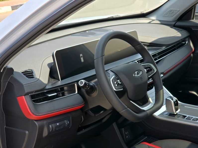 TIGGO 4 PRO – 1.5L – LUXURY SPECS – GCC – 2026 MODEL – SILVER INSIDE BLACK/RED – GCC SPECS