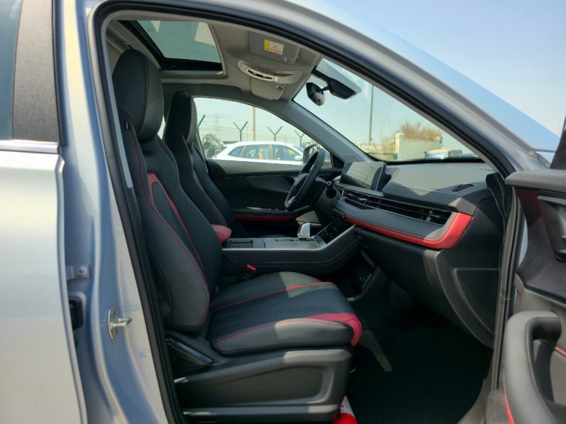 TIGGO 4 PRO – 1.5L – LUXURY SPECS – GCC – 2026 MODEL – SILVER INSIDE BLACK/RED – GCC SPECS