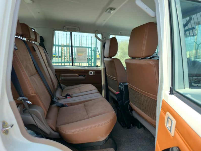 TOYOTA LC76 2.8T – Z A/T – FULL OPTIONS – 2025 MODEL – WHITE INSIDE TAN – GCC SPECS