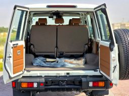 
										TOYOTA LC76 2.8T – Z A/T – FULL OPTIONS – 2025 MODEL – WHITE INSIDE TAN – GCC SPECS full									