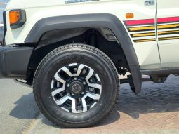 
										TOYOTA LC76 2.8T – Z A/T – FULL OPTIONS – 2025 MODEL – WHITE INSIDE TAN – GCC SPECS full									