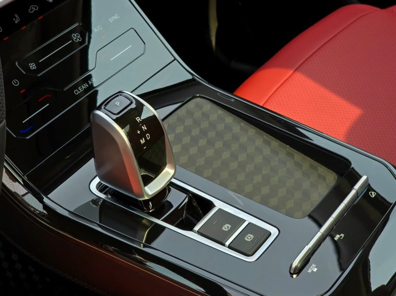 TIGGO 7 CHAMPION – 1.5T – PENORAMA – 360 CAMERA – LEATHER – DRIVER POWER SEAT – ALLOY WHEEL – GCC – 2026 MODEL – GRAY INSIDE RED – GCC SPECS