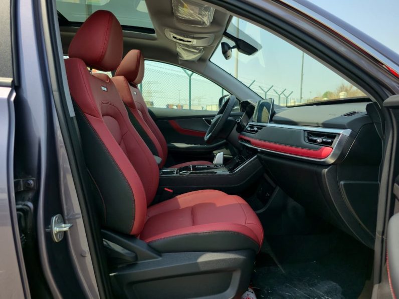 TIGGO 7 CHAMPION – 1.5T – PENORAMA – 360 CAMERA – LEATHER – DRIVER POWER SEAT – ALLOY WHEEL – GCC – 2026 MODEL – GRAY INSIDE RED – GCC SPECS