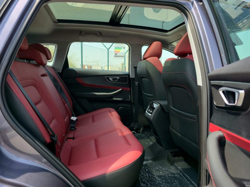 TIGGO 7 CHAMPION – 1.5T – PENORAMA – 360 CAMERA – LEATHER – DRIVER POWER SEAT – ALLOY WHEEL – GCC – 2026 MODEL – GRAY INSIDE RED – GCC SPECS